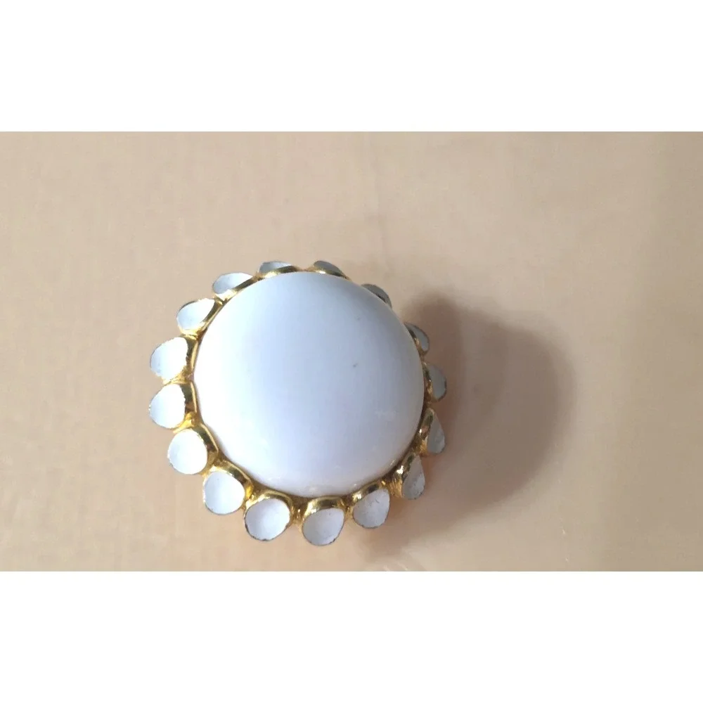 Vintage‎ Crown Trifari Round White Gold Clip Earrings